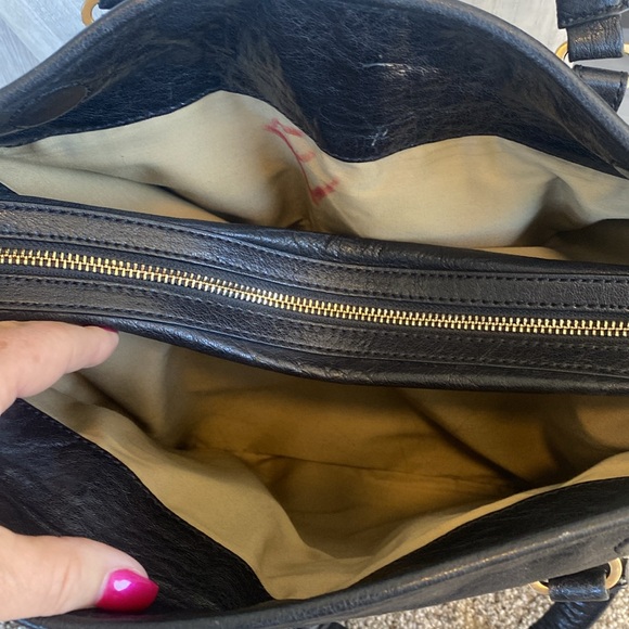 T Tahari Genuine Leather Handbag Purse Satchel Large Tote Black Gold Accents - Picture 13 of 16